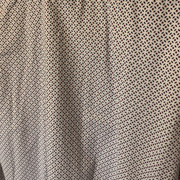 Size Medium Men’s Button Down Shirt - Picture 8 of 8